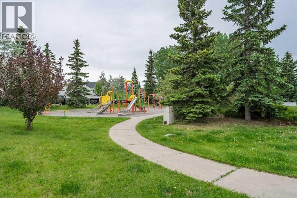 250 Mt Lorette Close Se Property Photo 32