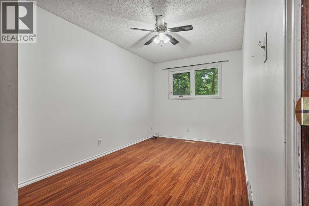 28 Cayuga Crescent W Property Photo 10