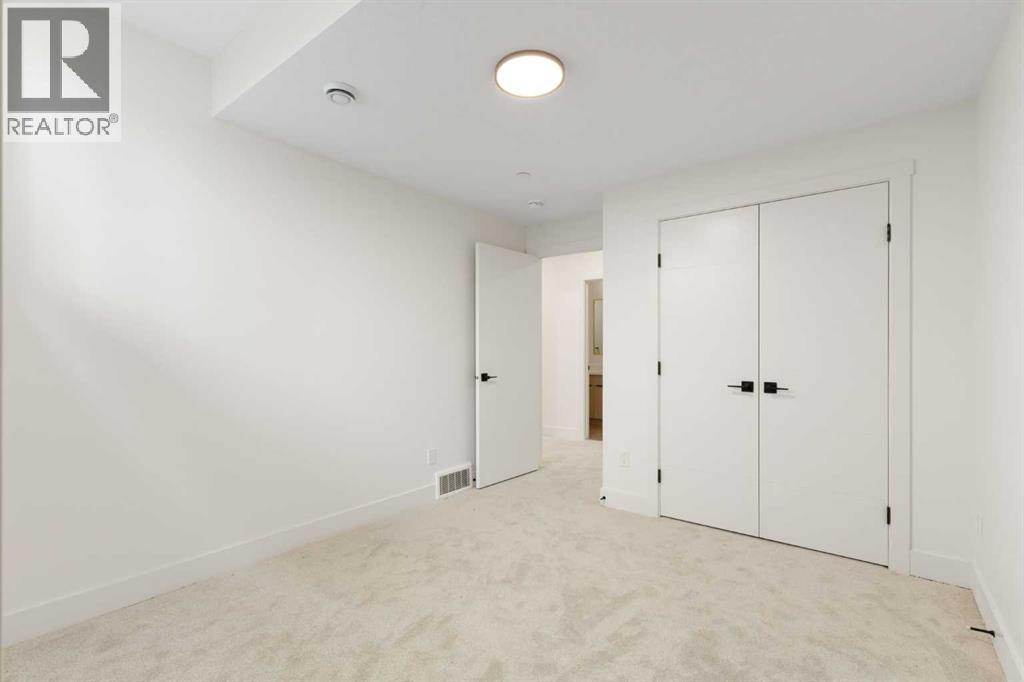 26 St Andrews Close Property Photo 40