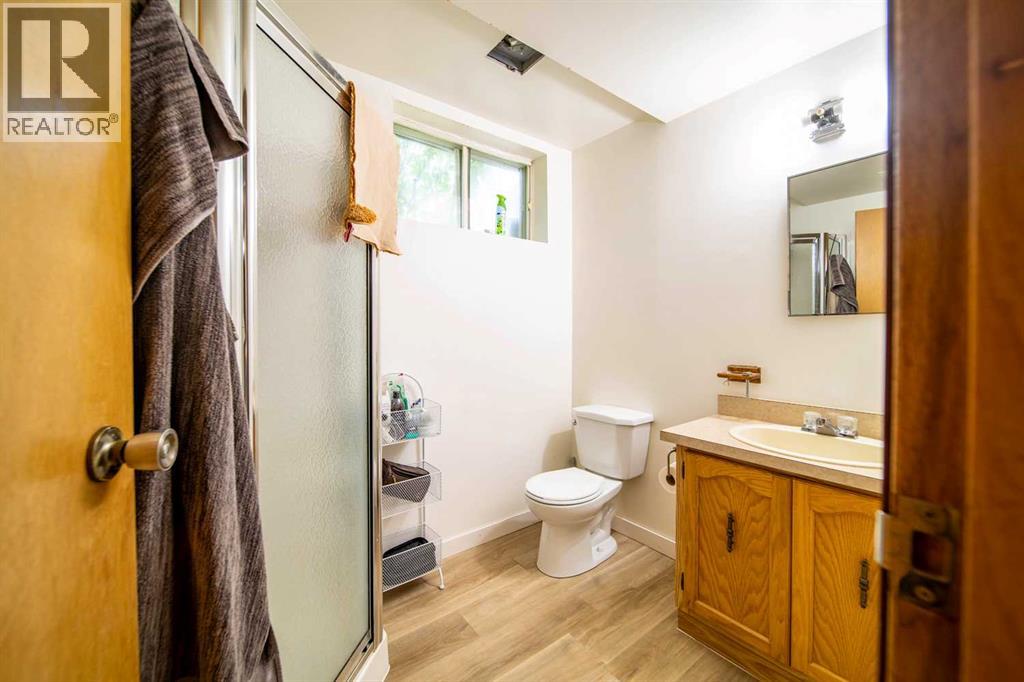 4911 51 Street Property Photo 14