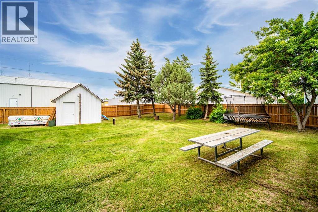 4911 51 Street Property Photo 23