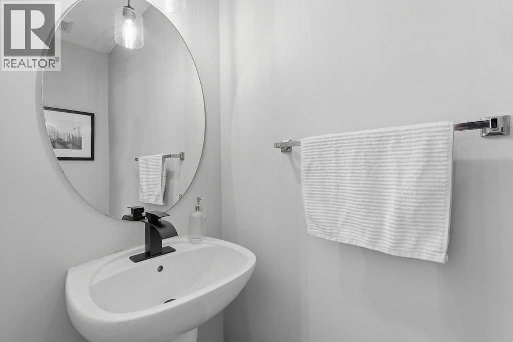 115 Elgin Meadows View Se Property Photo 10