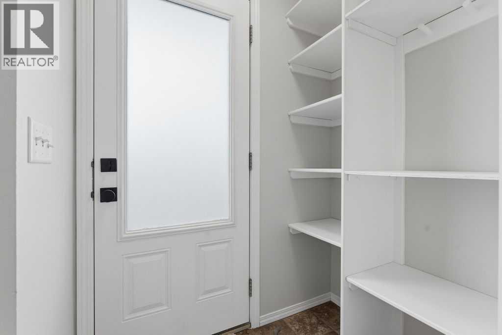 115 Elgin Meadows View Se Property Photo 11