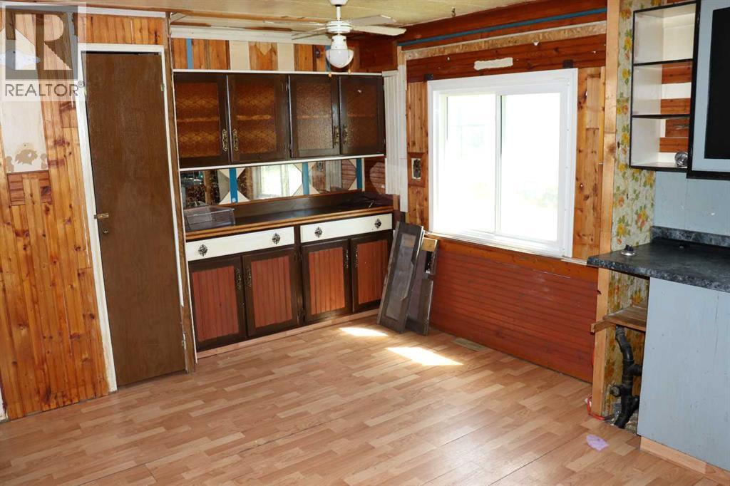 809 52 Street Property Photo 6