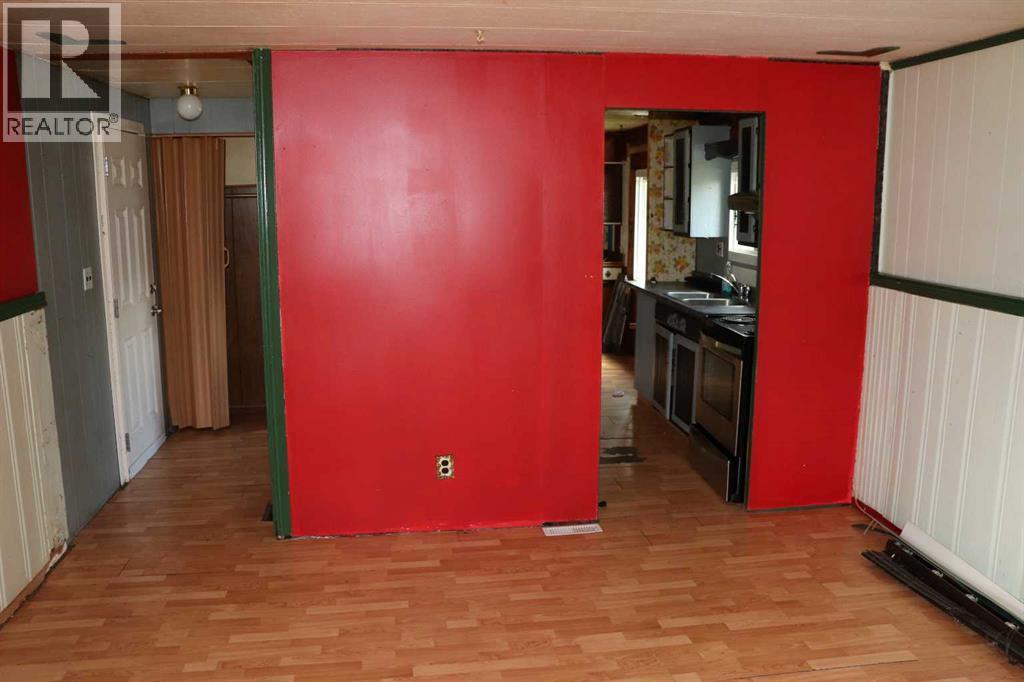 809 52 Street Property Photo 9