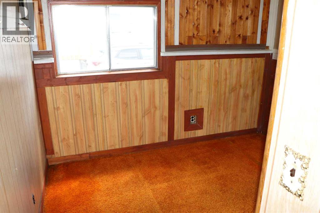 809 52 Street Property Photo 10