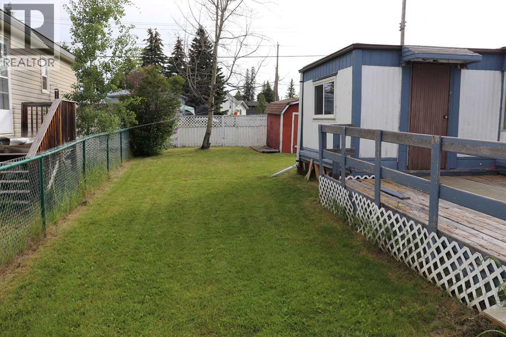 809 52 Street Property Photo 17