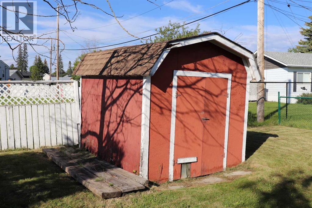 809 52 Street Property Photo 20