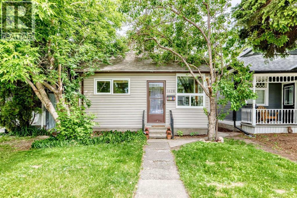 1628 15 Street Se Property Photo 1