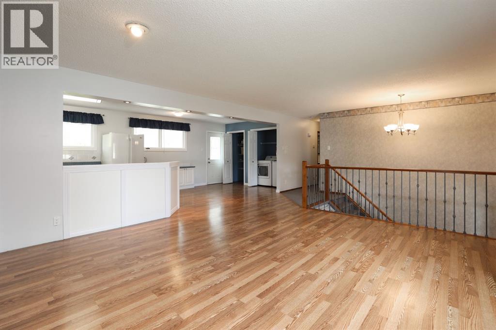 58 N 1a Street E Property Photo 7