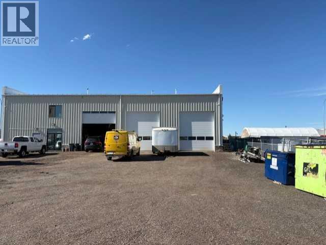 5235 28 Avenue Property Photo 1