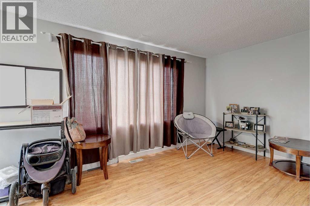 9809 98 Avenue Property Photo 3