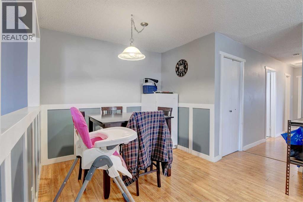 9809 98 Avenue Property Photo 6