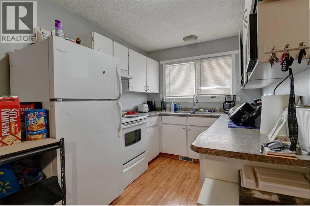 9809 98 Avenue Property Photo 7