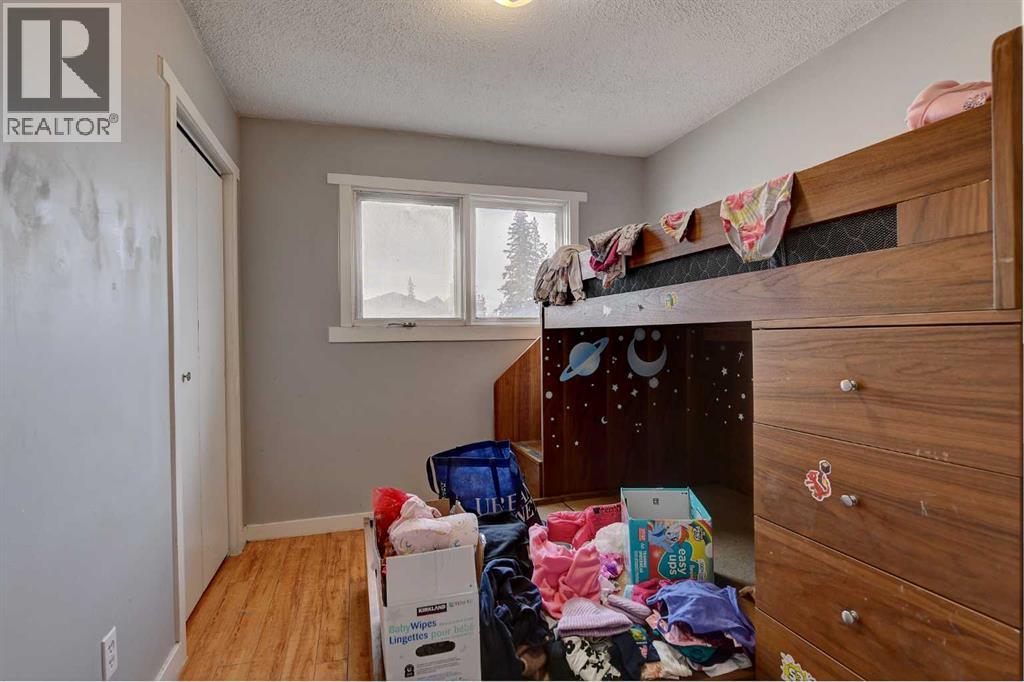 9809 98 Avenue Property Photo 12