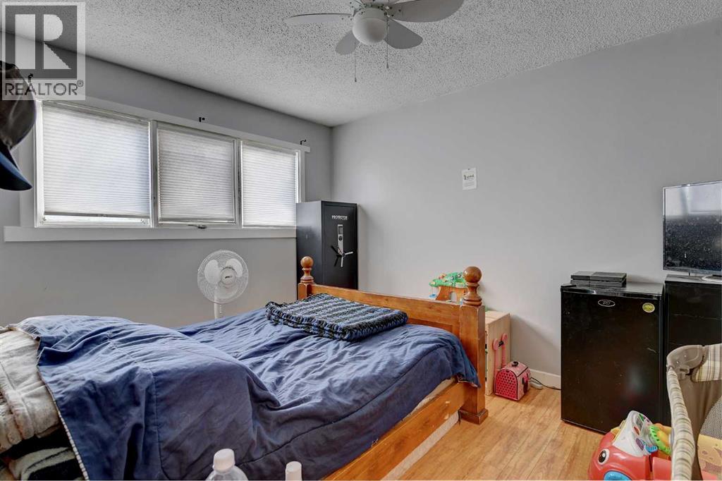 9809 98 Avenue Property Photo 15