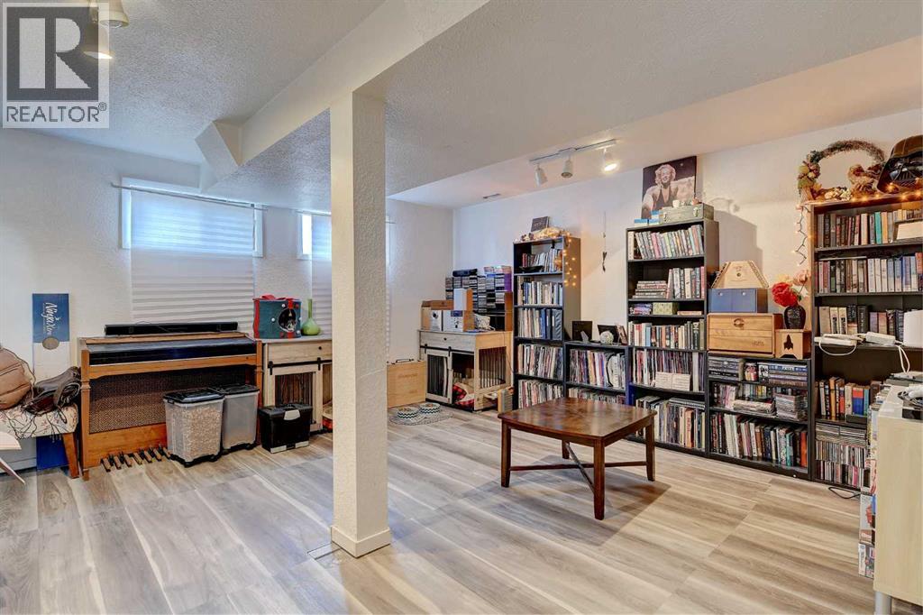 9809 98 Avenue Property Photo 17