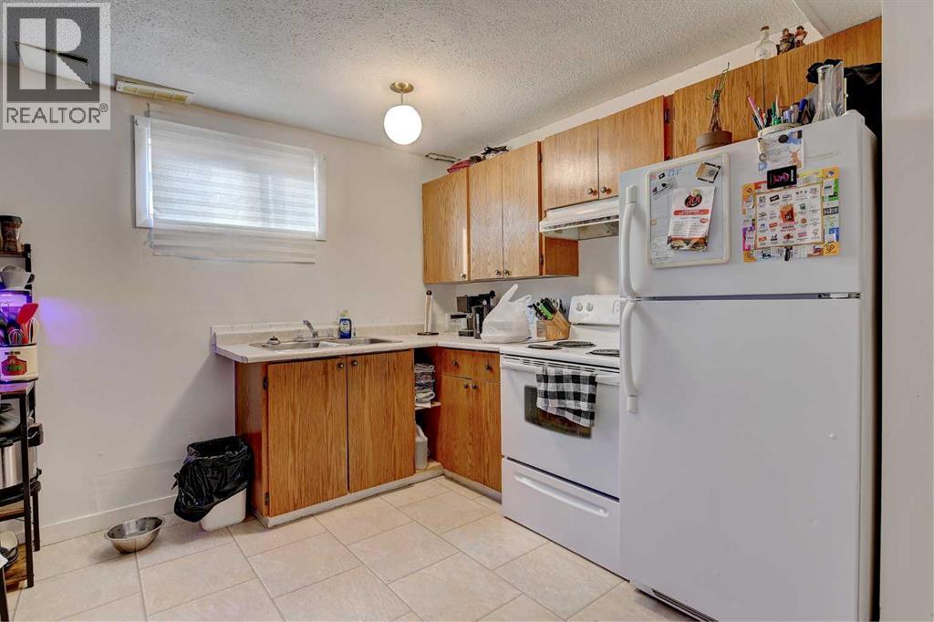 9809 98 Avenue Property Photo 21