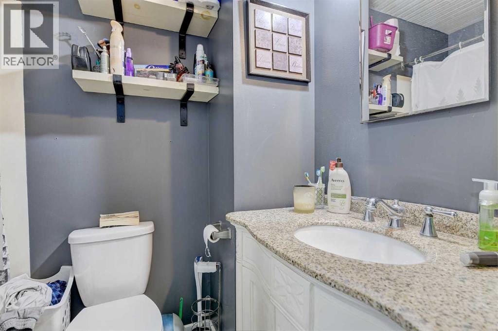 9809 98 Avenue Property Photo 33