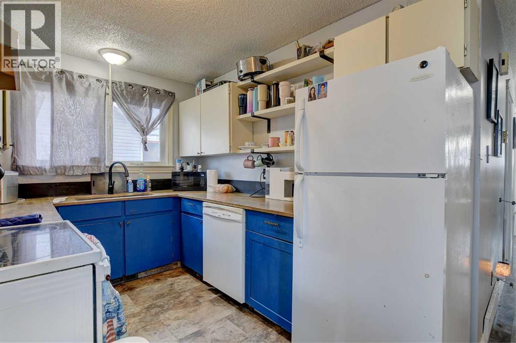 9809 98 Avenue Property Photo 36