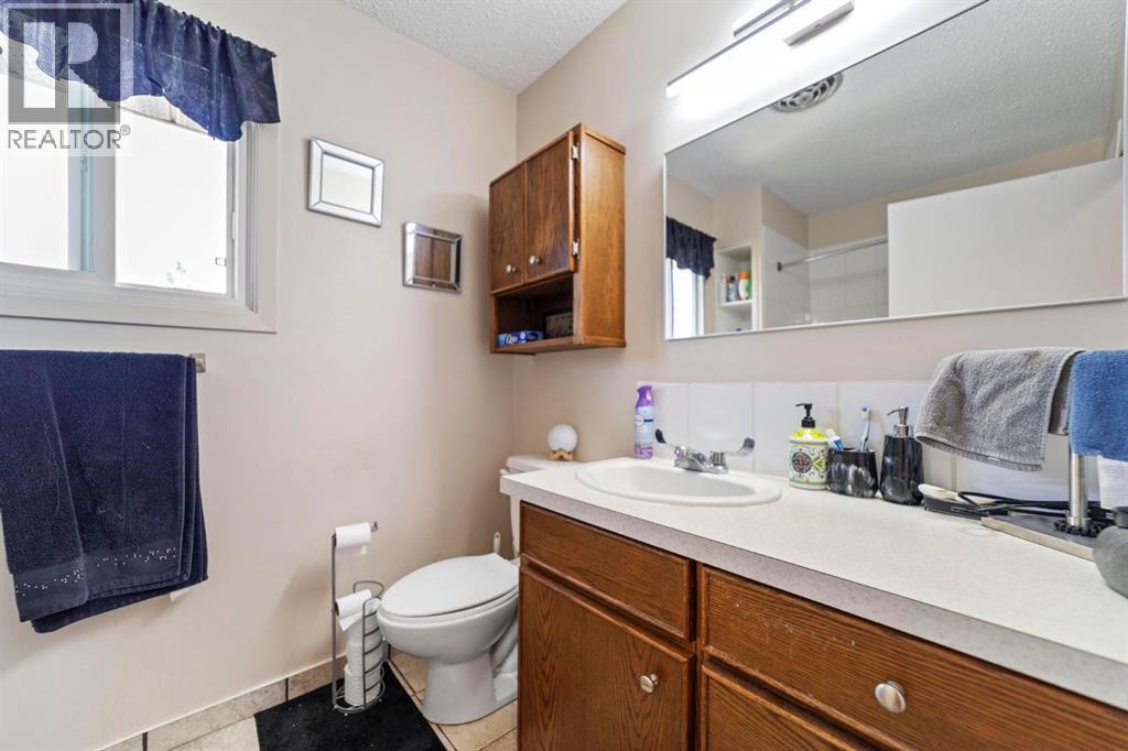 6404b 45 Avenue Property Photo 11
