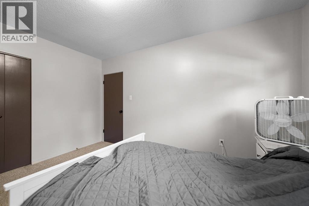 6404b 45 Avenue Property Photo 15