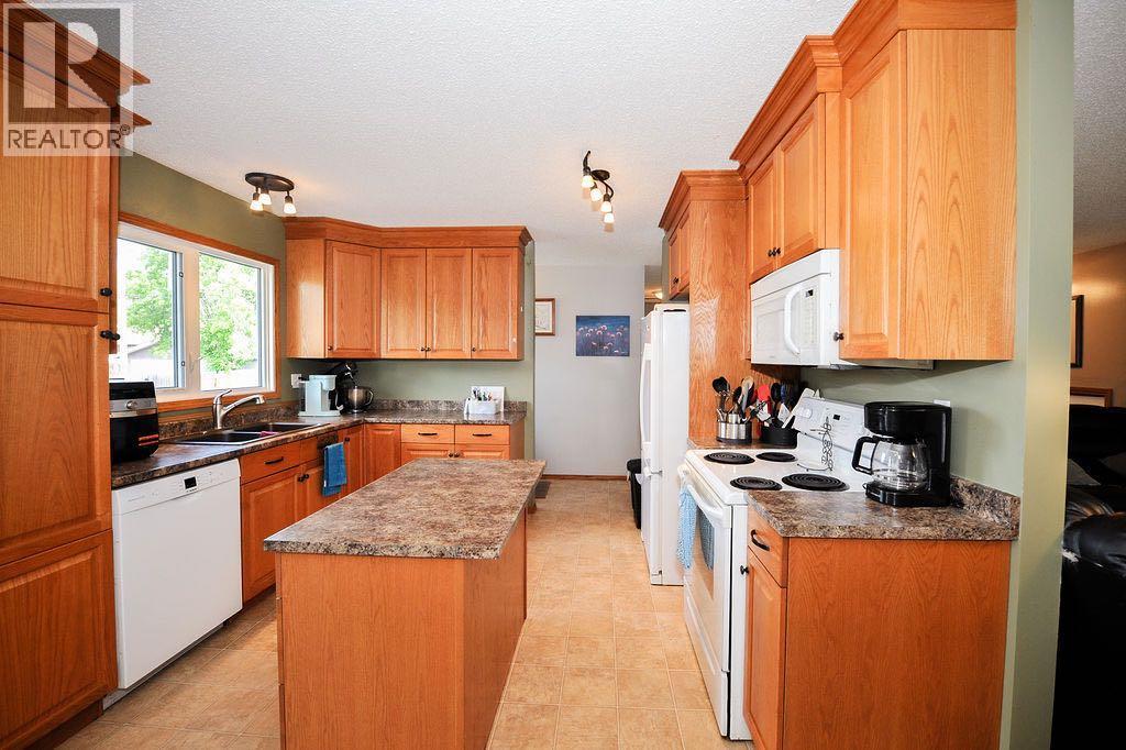 6606 44 Avenue Property Photo 5
