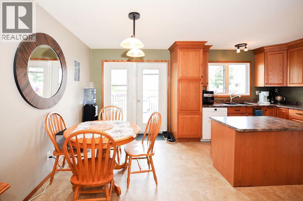 6606 44 Avenue Property Photo 6