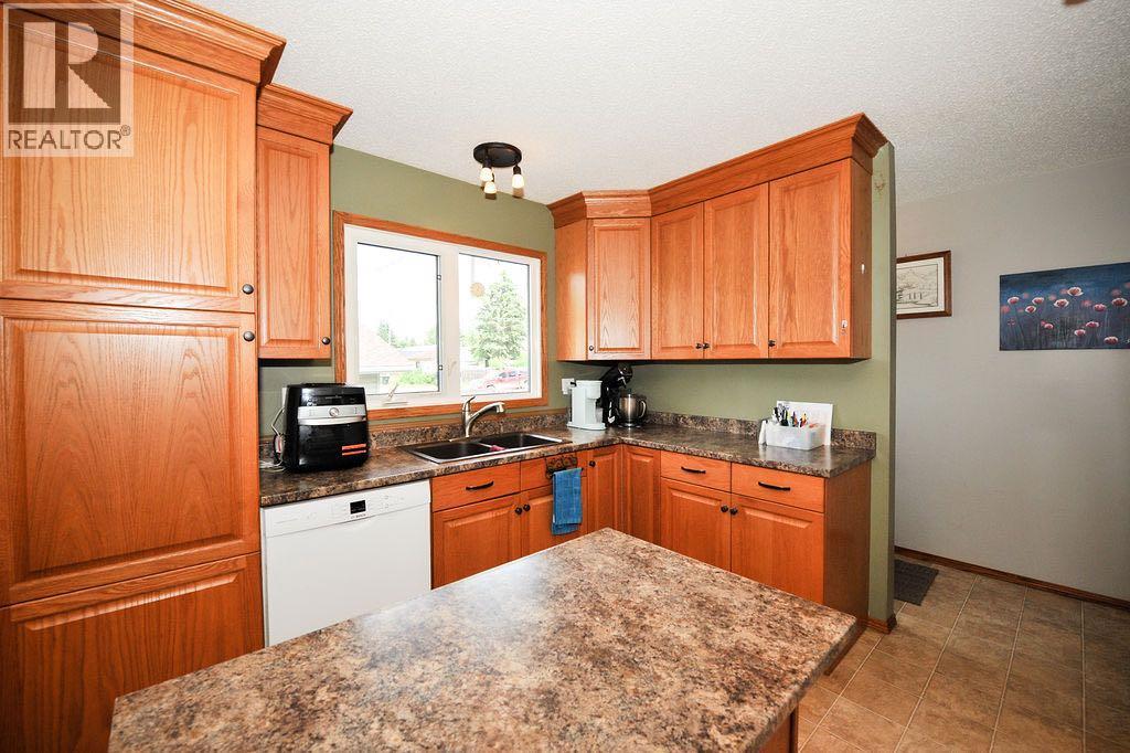6606 44 Avenue Property Photo 7