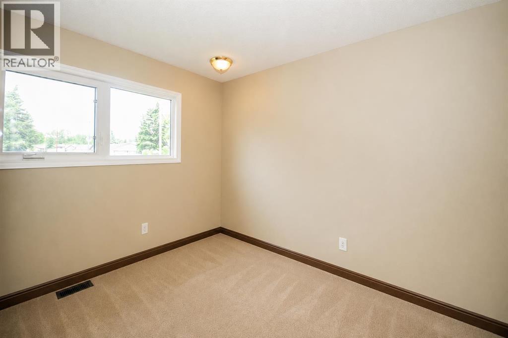 6606 44 Avenue Property Photo 10