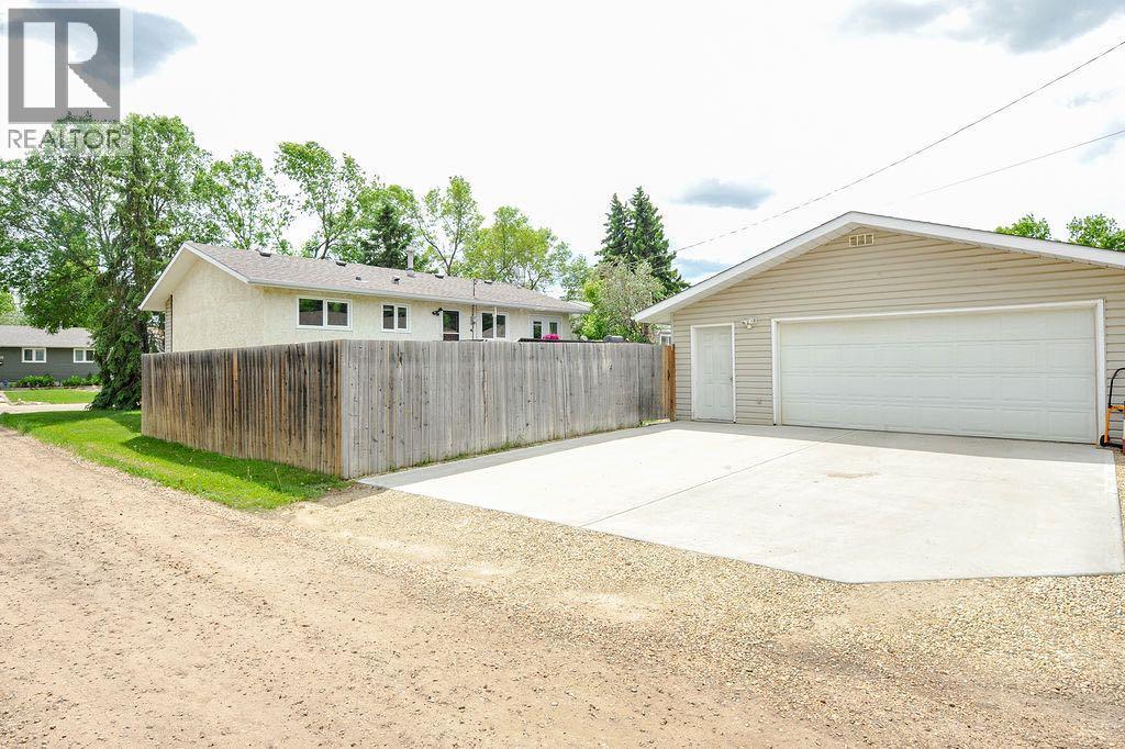 6606 44 Avenue Property Photo 25
