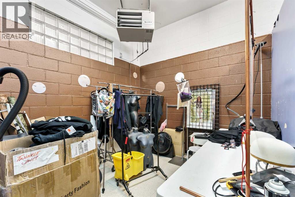 1765 Dunmore Road Se Property Photo 18