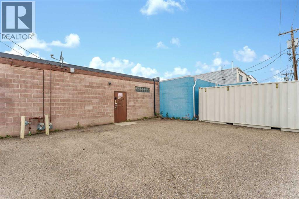 1765 Dunmore Road Se Property Photo 21