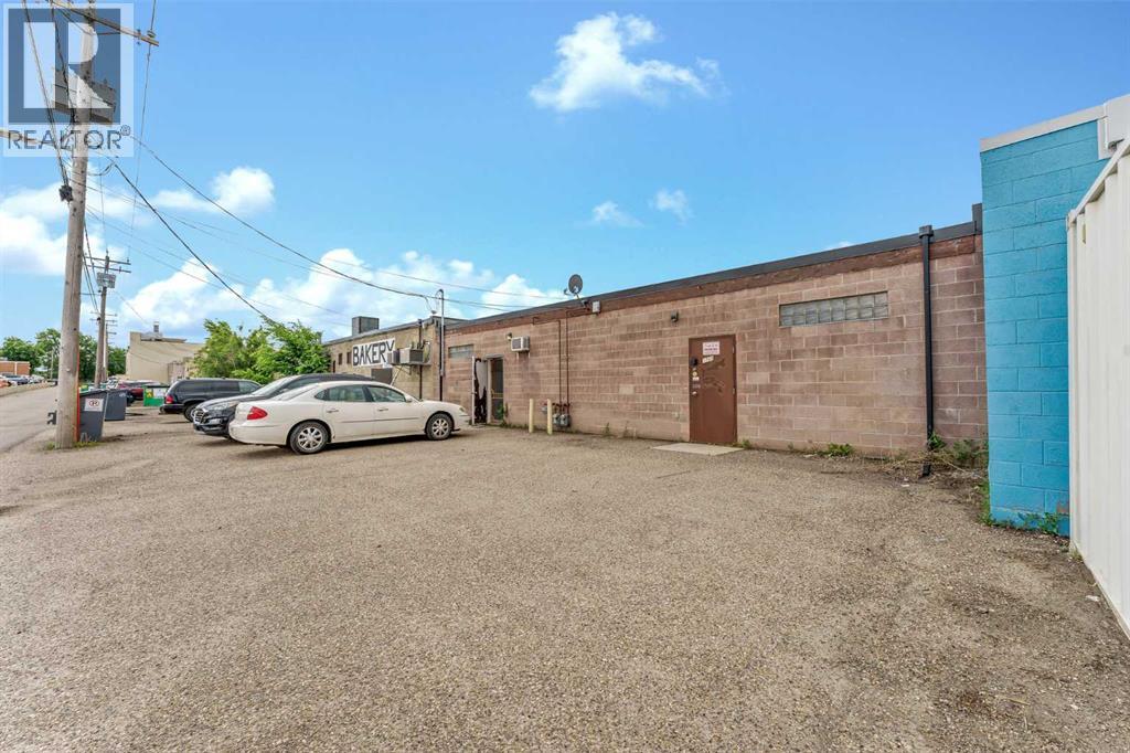 1765 Dunmore Road Se Property Photo 23