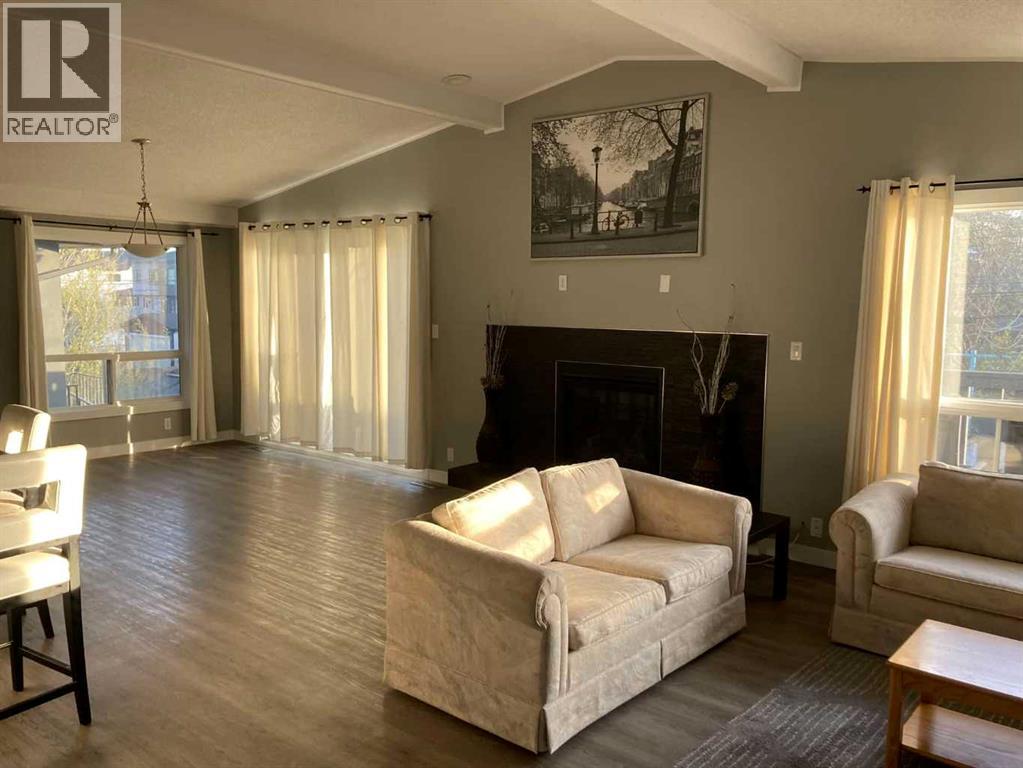 2457 22a Street Nw Property Photo 4