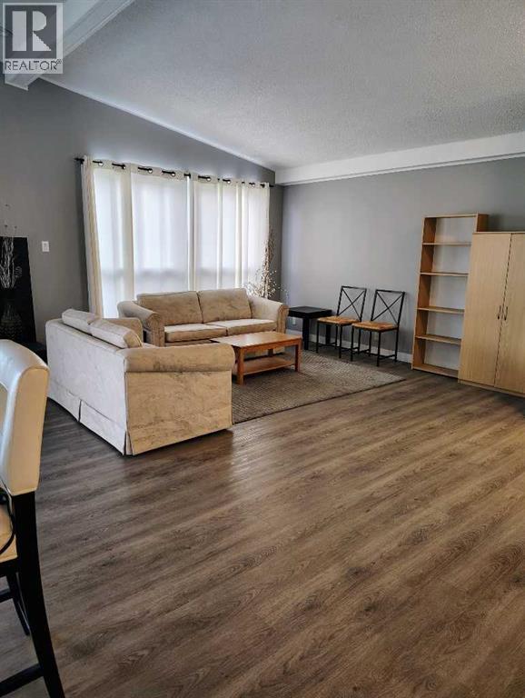 2457 22a Street Nw Property Photo 5