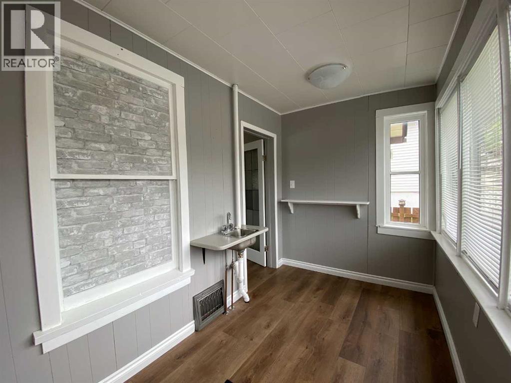 705 227 Street Property Photo 6