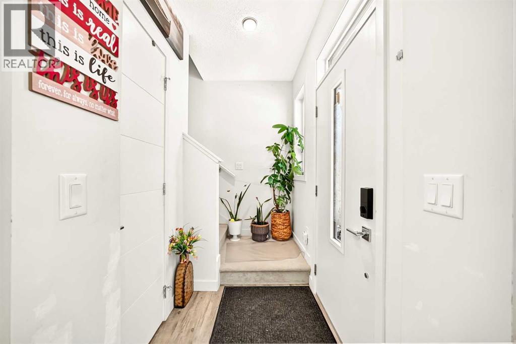 100 Walgrove Court Southeast Property Photo 3
