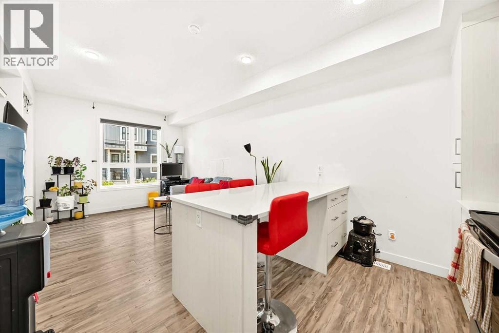 100 Walgrove Court Southeast Property Photo 7