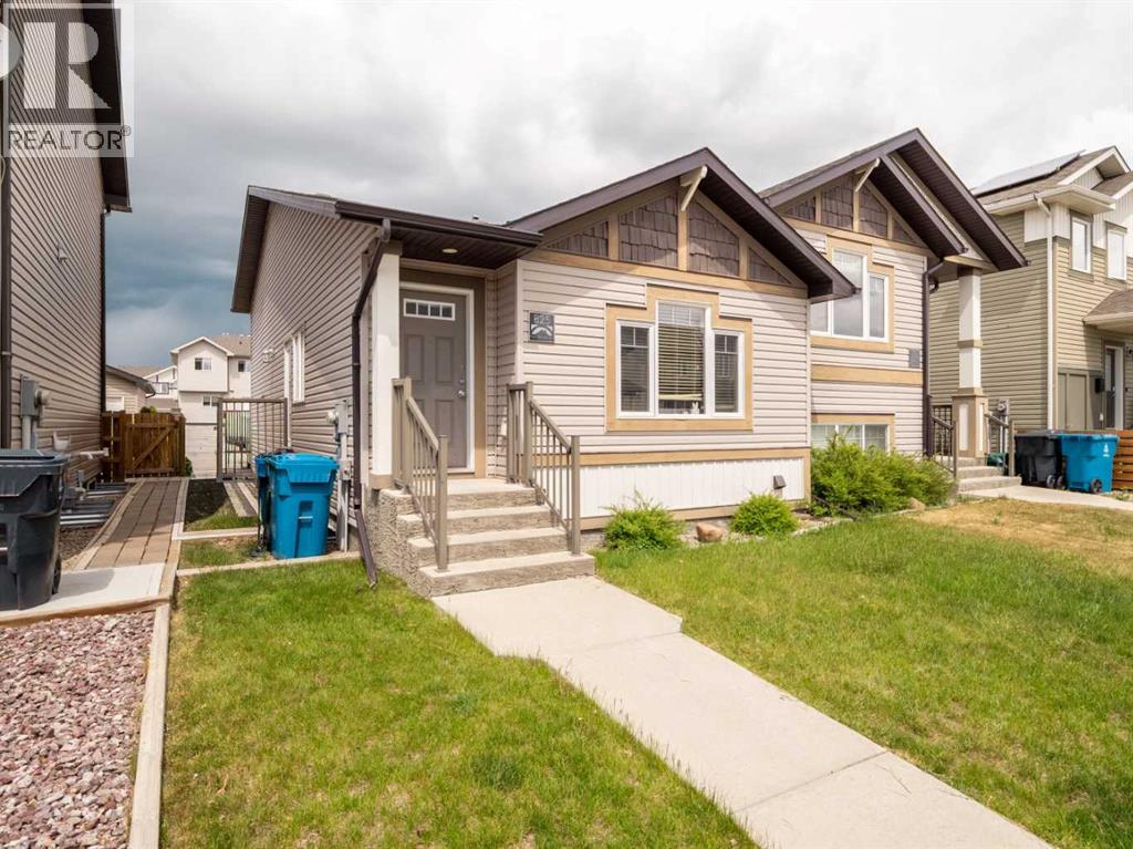 825 Silkstone Close W Property Photo 2