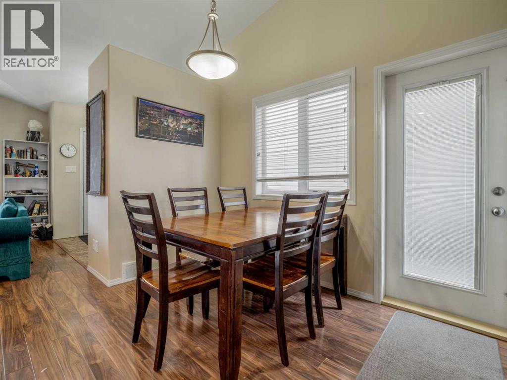825 Silkstone Close W Property Photo 14