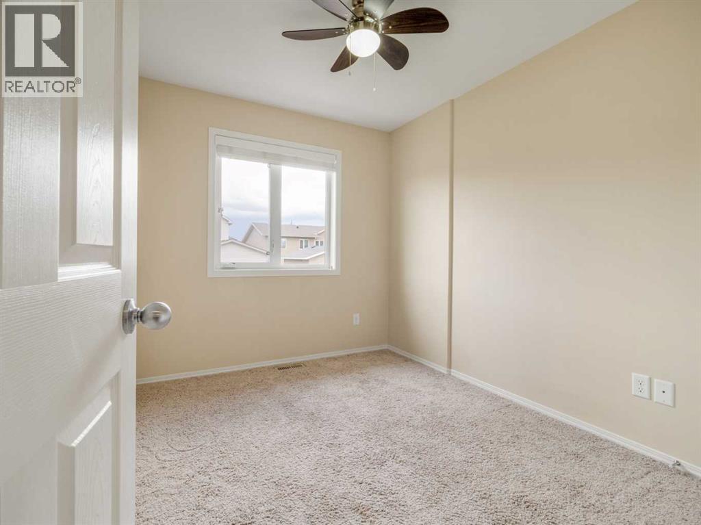 825 Silkstone Close W Property Photo 19