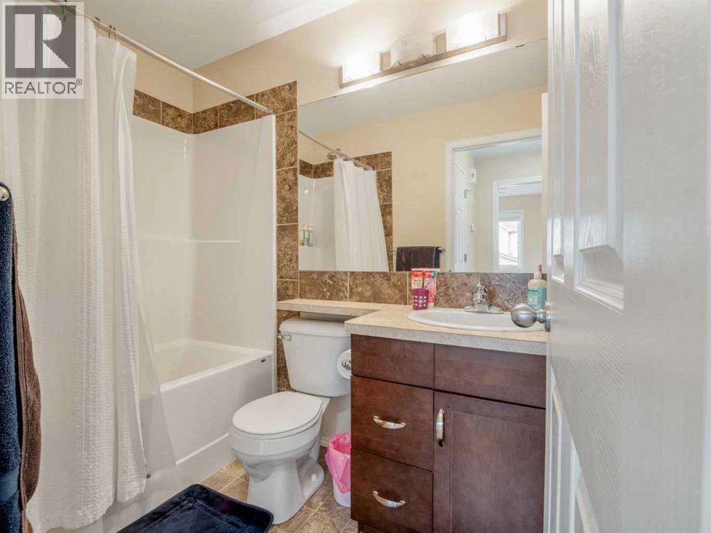 825 Silkstone Close W Property Photo 21