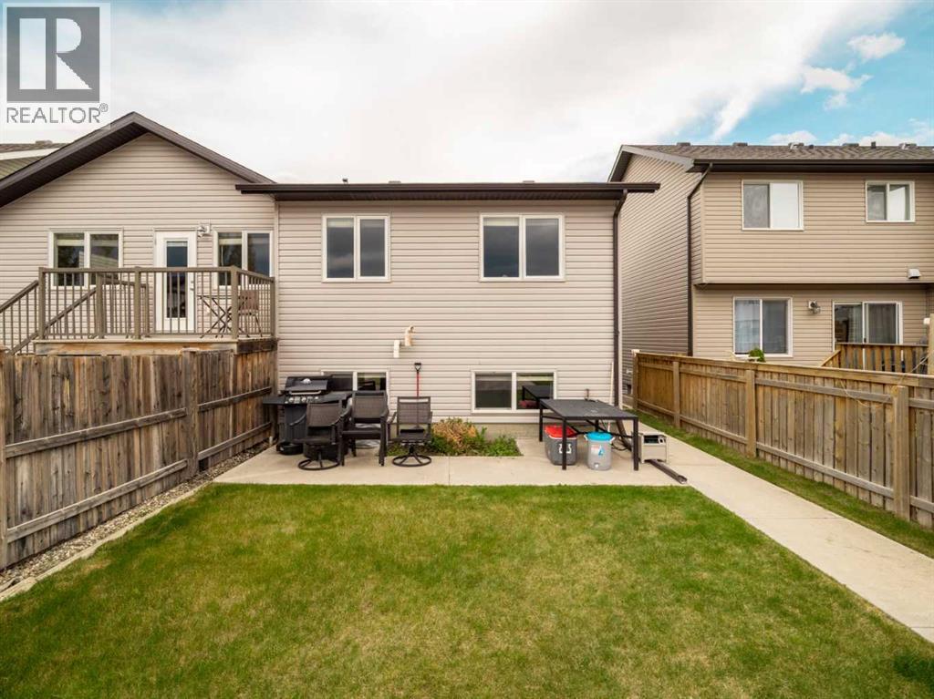 825 Silkstone Close W Property Photo 29