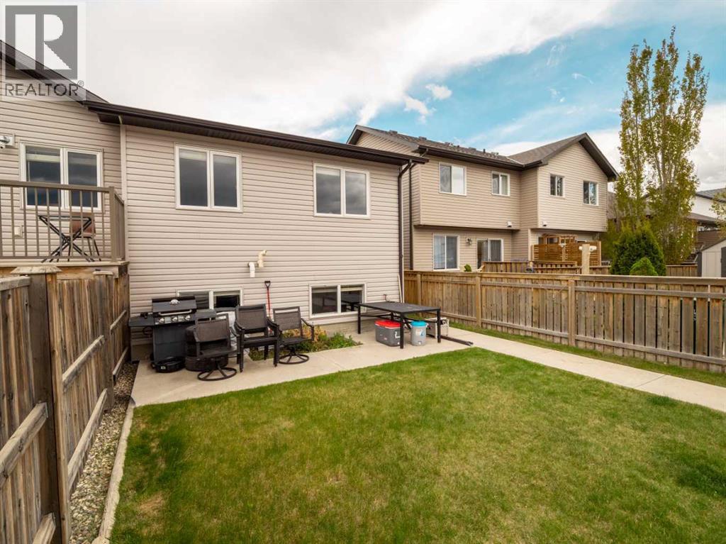 825 Silkstone Close W Property Photo 30