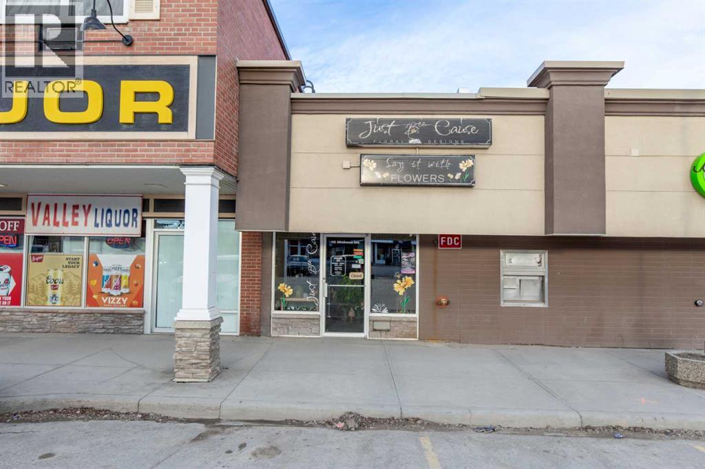 112 ATHABASCA Avenue