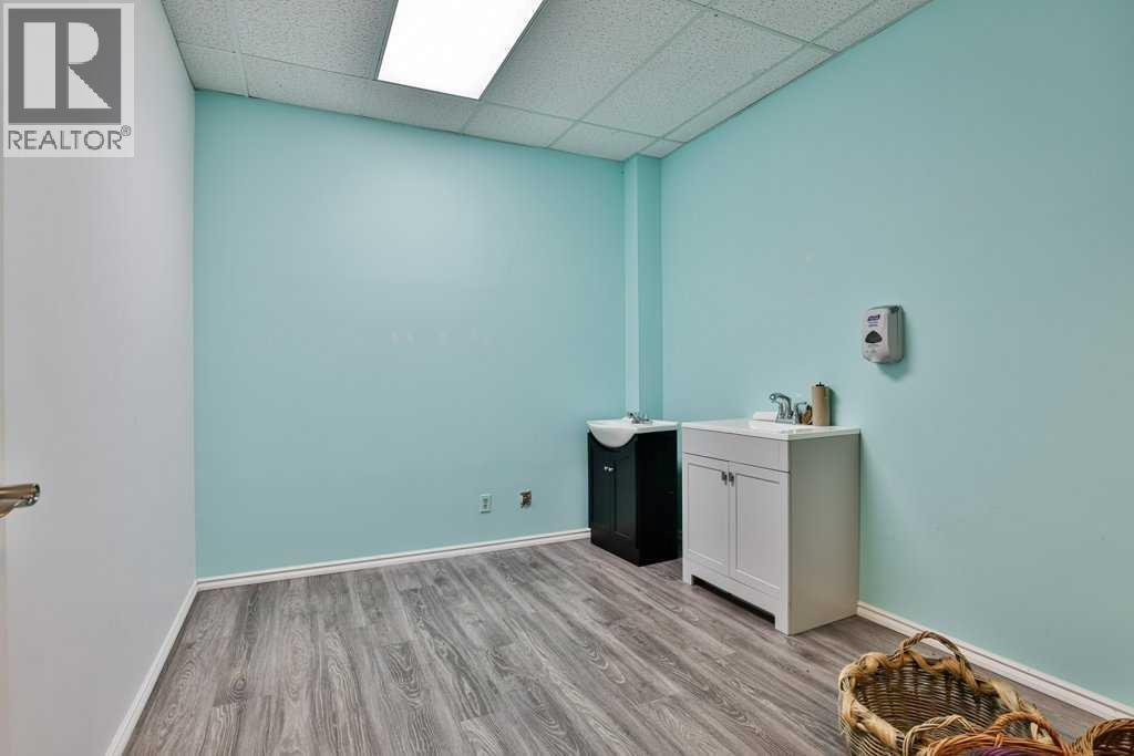 5224 48 Avenue Property Photo 22