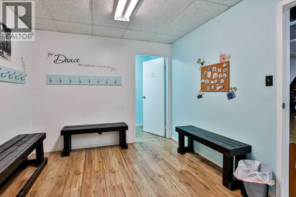 5224 48 Avenue Property Photo 24