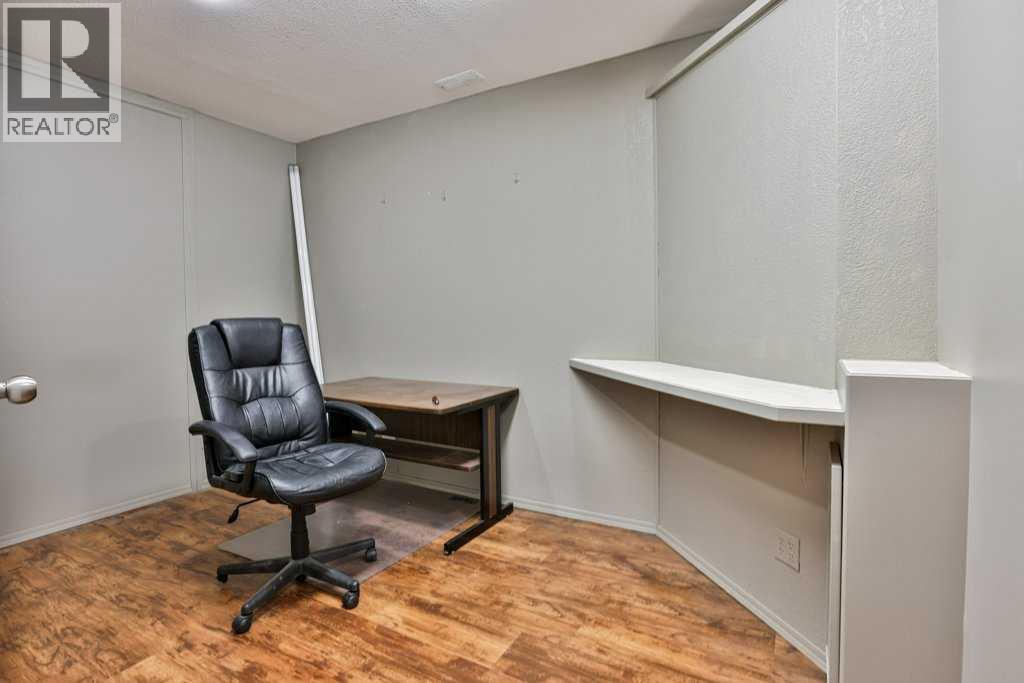 5224 48 Avenue Property Photo 35