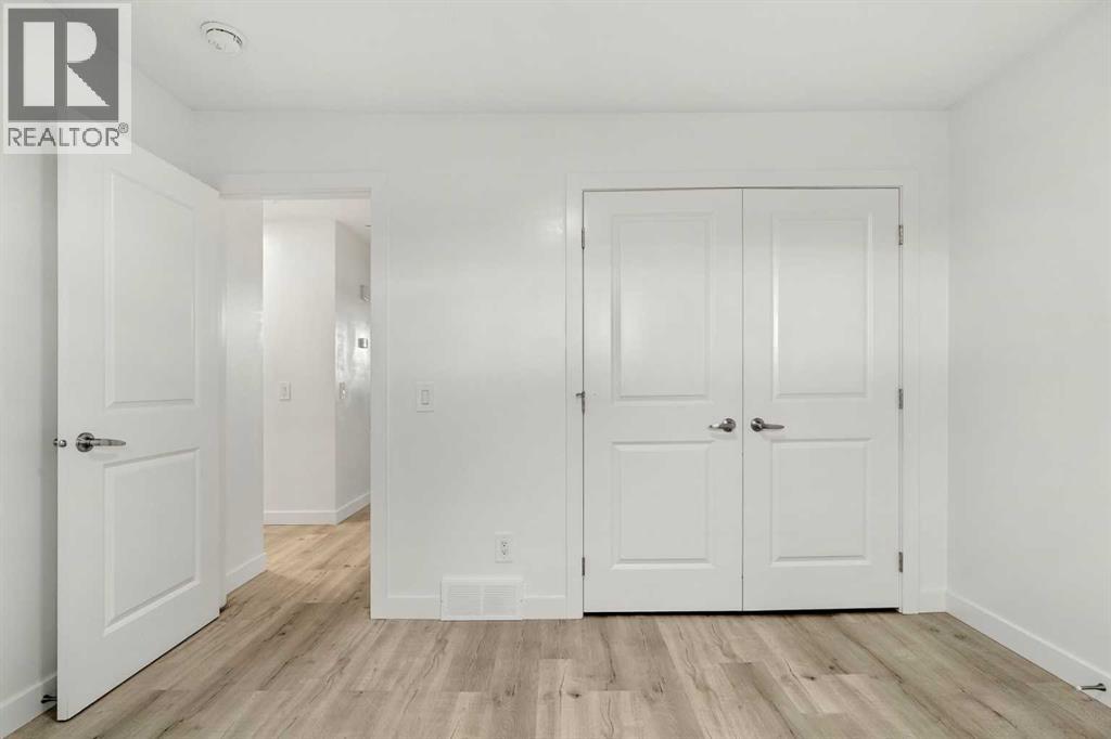 424 Penbrooke Crescent Se Property Photo 13
